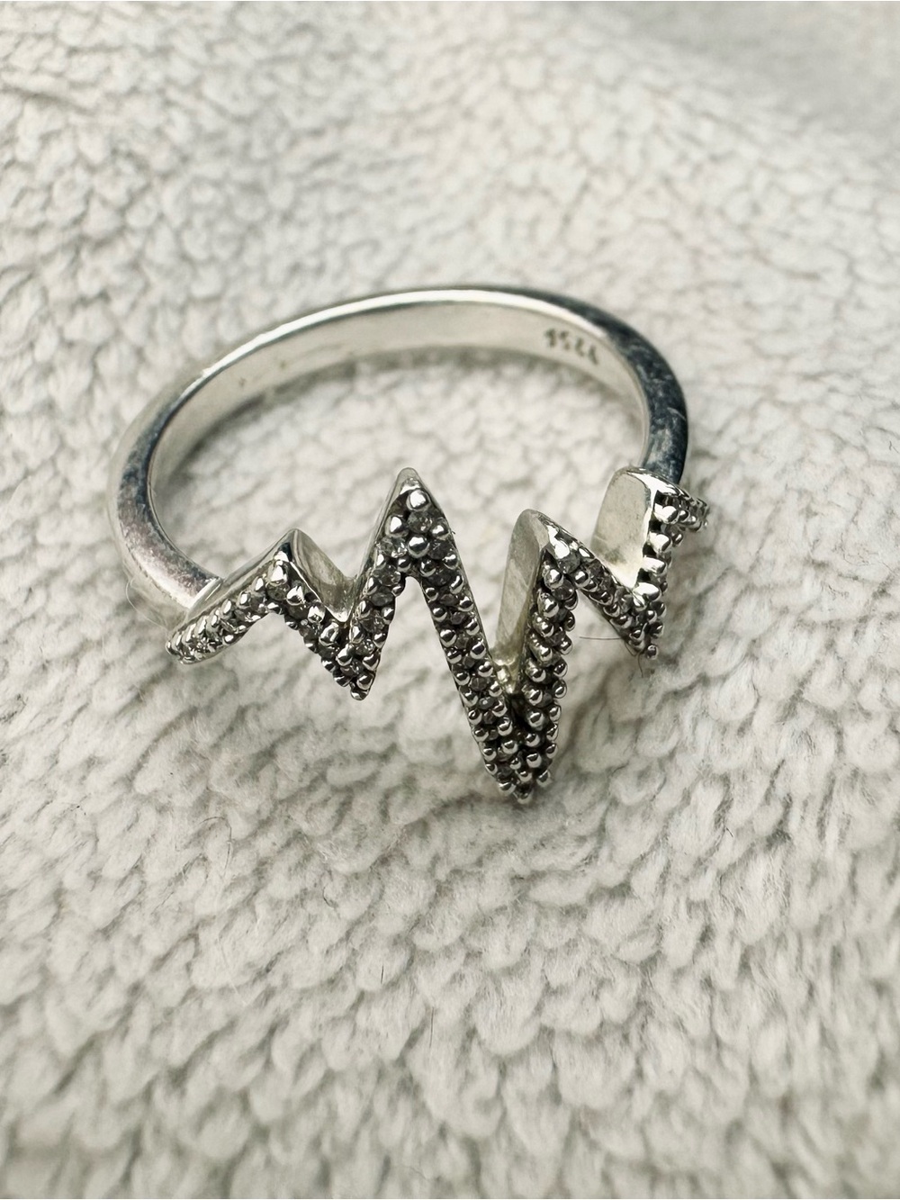 Pre-Owned Kay Jewelers 1/10 CTTW White Diamond Ring | Size 8 | Sterling Silver